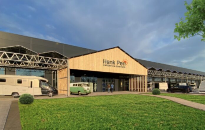 Opening Henk Pen Campers & Caravans