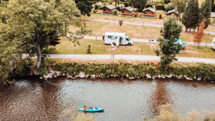 Van Camperdeelplatform naar Outdoorplatform